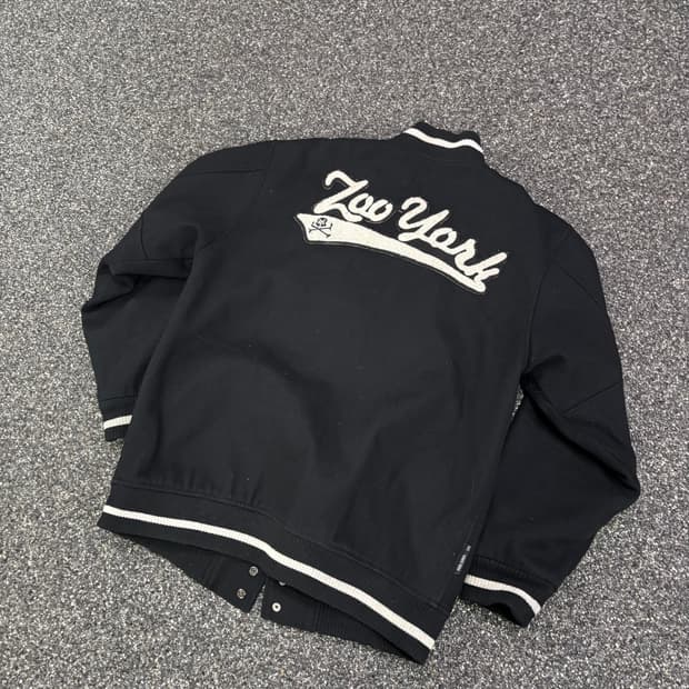 Zoo york 빅로고 스타디움 자켓