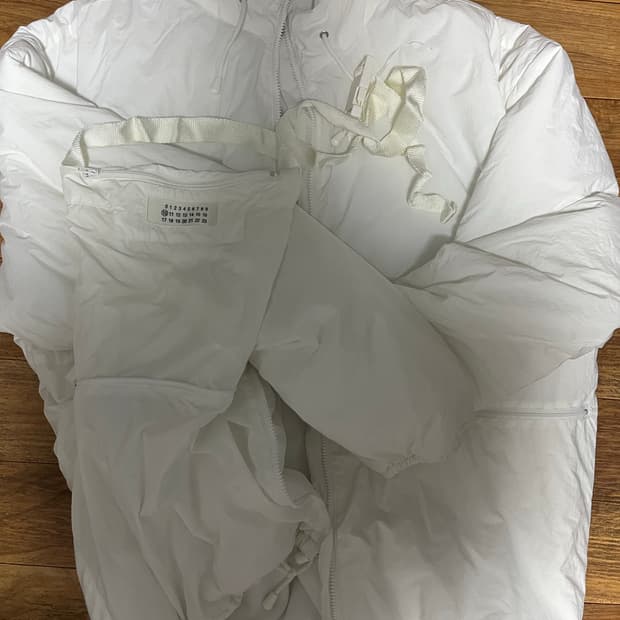 마르지엘라 흰색패딩40