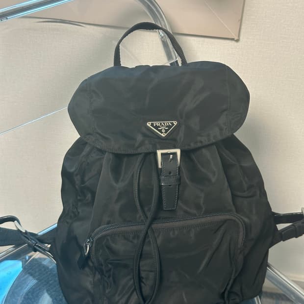 프라다 원포켓 포코노 나일론 백팩 미디엄