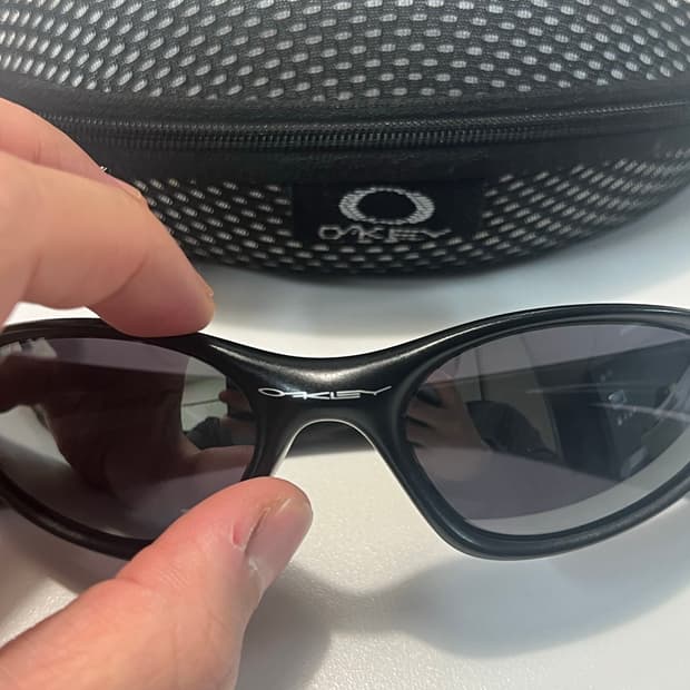 오클리 빈티지 oakley 미뉴트 1.0 매트블랙