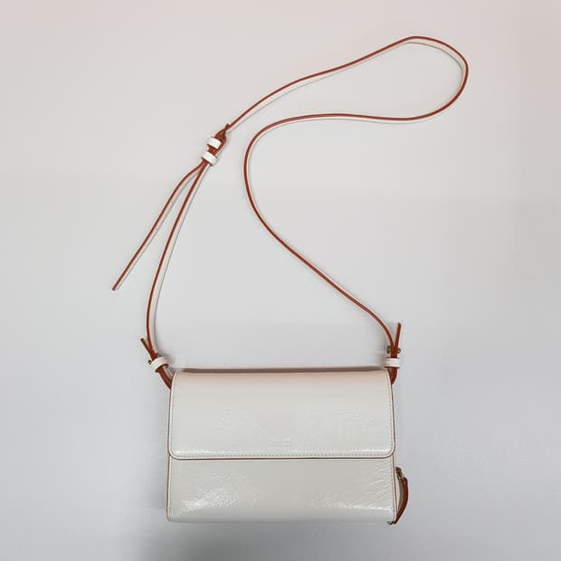 덱케 DECKE 2021 플랩 월렛 크로스백