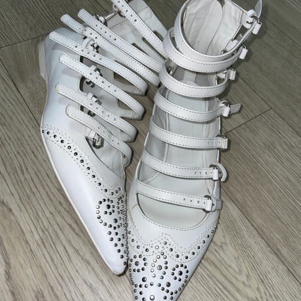 베로니크 브랑퀸호 스터드 플랫