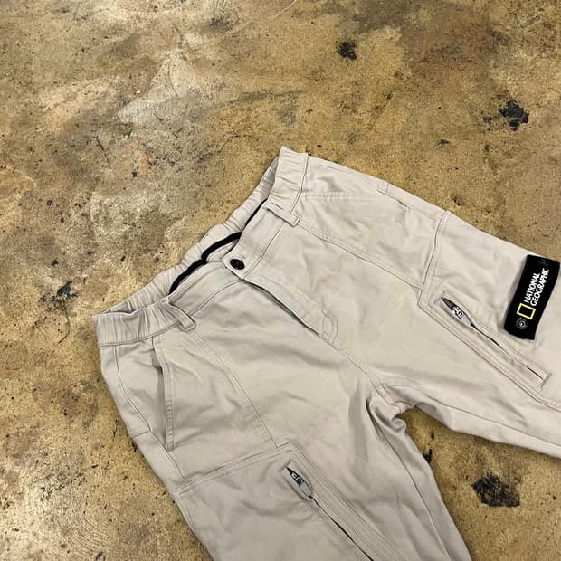 [정품/L] 내셔널지오그래픽 베이지 카고 바지 b18