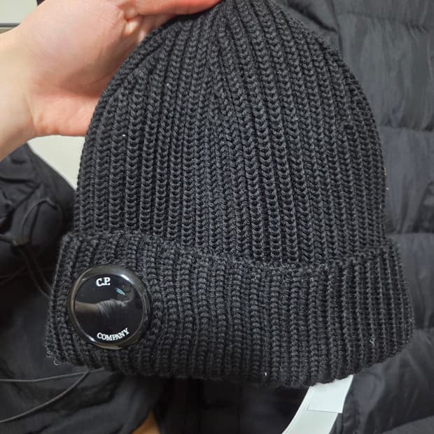 Cp컴퍼니 비니 블랙