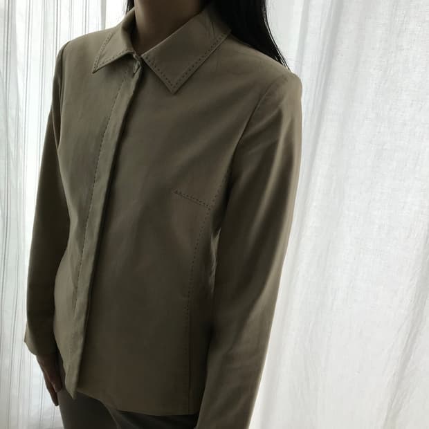 클래식 카라 버튼 자켓