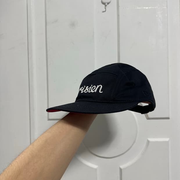 뉴에라 메종키츠네 캠프캡