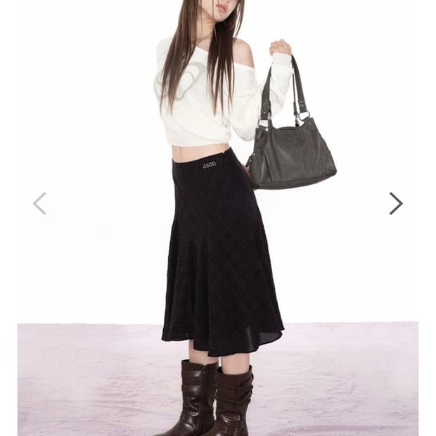 애즈온 미디 스커트