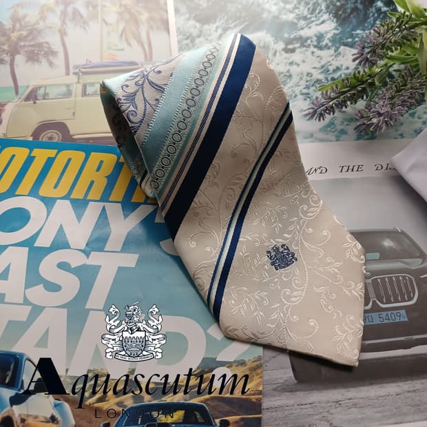 아쿠아스큐텀 실크 플로럴 자카드 넥타이 9.3cm A등급 A18305
