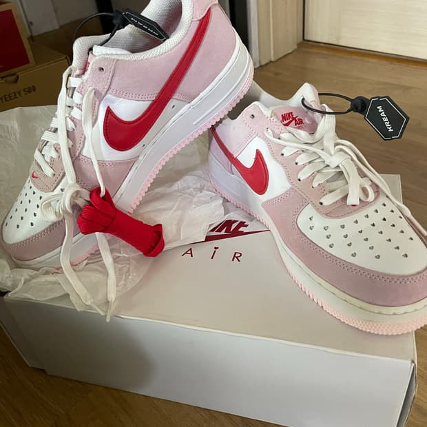 새제품)나이키 에어포스 발렌타인 275