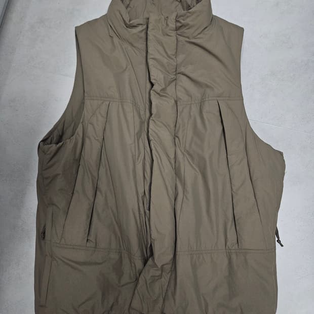 프릭스스토어 프리마로프트 베스트 카키 S사이즈