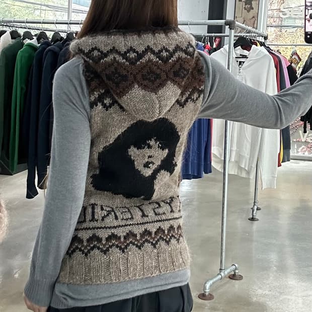 히스테릭글래머 히스걸 코위찬노르딕 울 후드니트 베스트