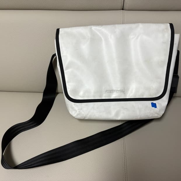 Ader Error Trace Esty Messenger Bag Whit
