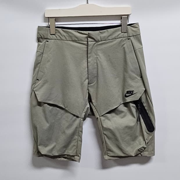 나이키 테크팩 우븐 반바지 M 30