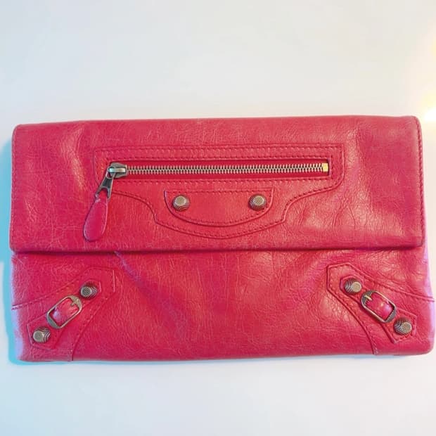 발렌시아가 클러치