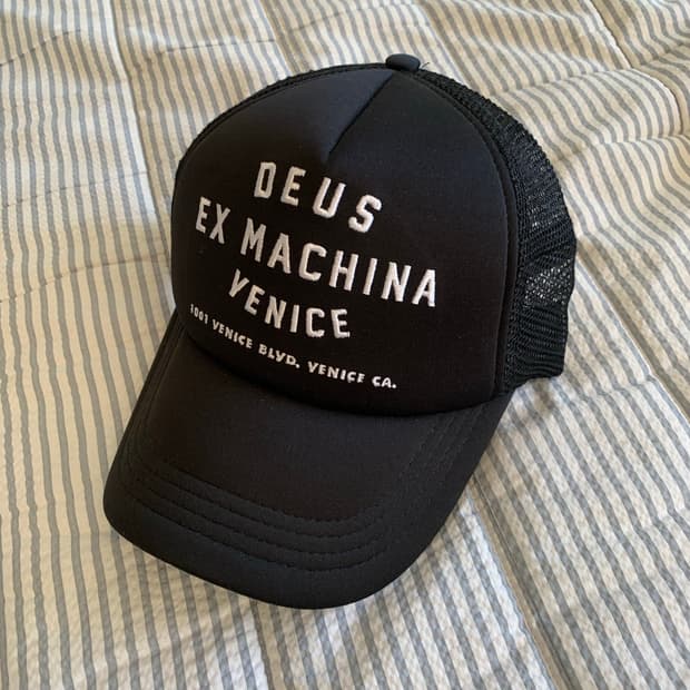 DEUS EX MACHINA 데우스 베니스 볼캡