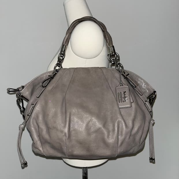 🎉BLACK FRIDAY🎉 Coach sliver bag