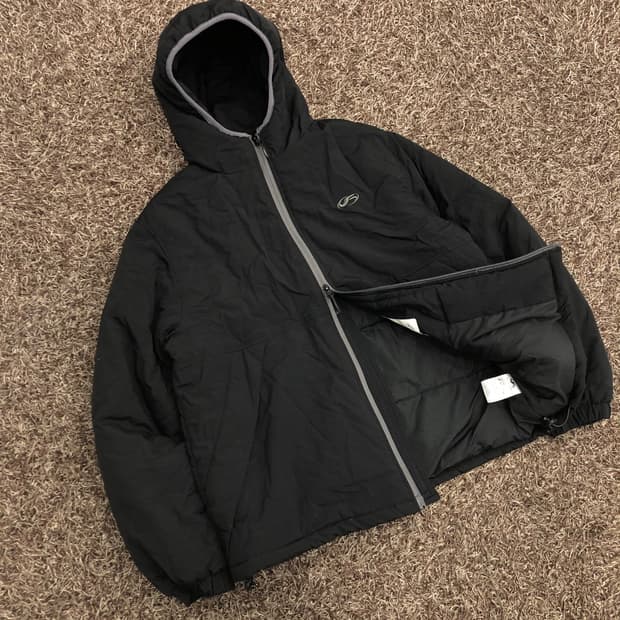 필루미네이트 투웨이 오버핏 심볼 로고 후드 패딩