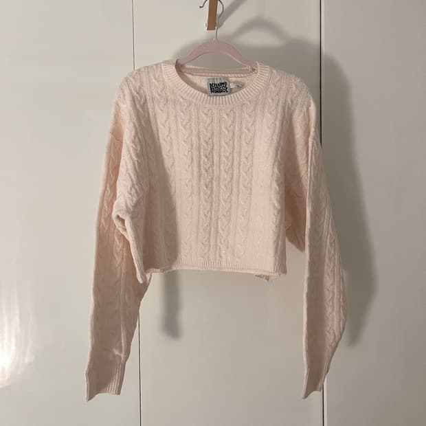 새상품 영국 브랜드 RECLAIMED VINTAGE 니트 스웨터 아이보리