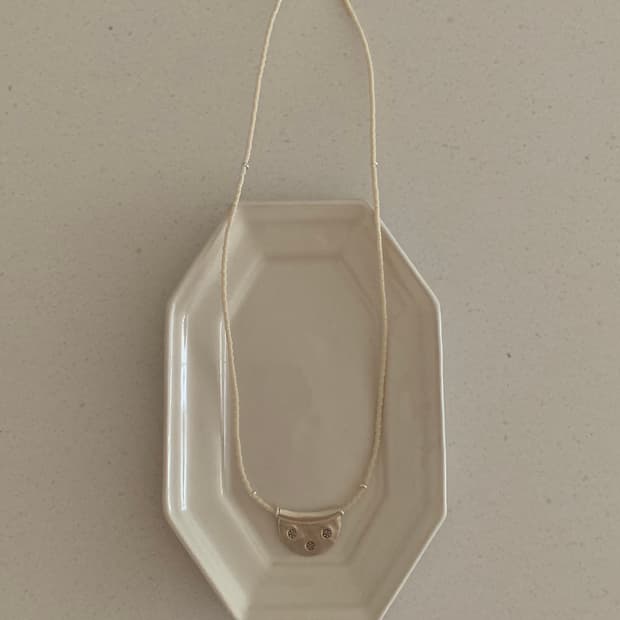 𝙗𝙚𝙩𝙬𝙚𝙚𝙣 𝘾 𝙖𝙣𝙙 𝙁 목걸이