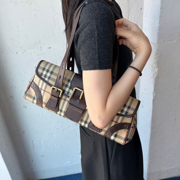 올드 버버리 바게트백