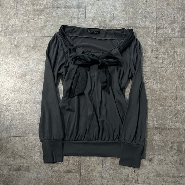 리본 타이 넥 탑