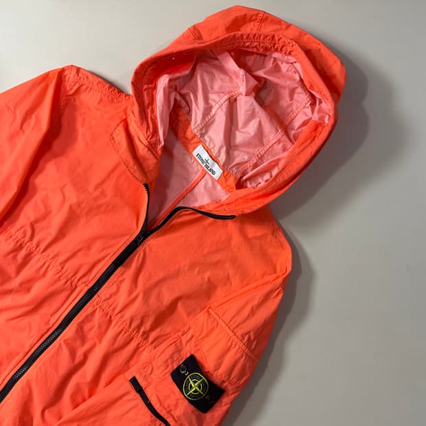 [XL/당일출고]스톤아일랜드 나슬란 라이트 와트로 바람막이