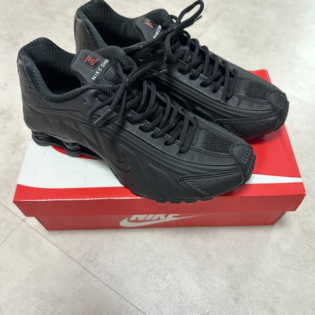 나이키 샥스 R4 블랙(260)