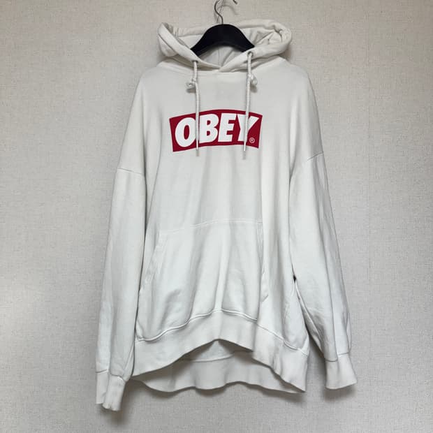 오베이 흰색 후드티 L 팝니다!