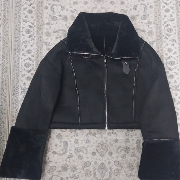 블랙 스웨이드 크롭 무스탕 자켓