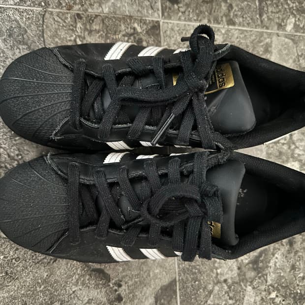 아디다스 슈퍼스타 235