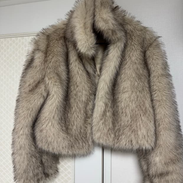 H&M 크롭 퍼자켓 S