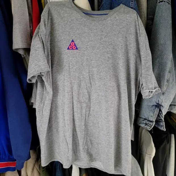 나이키agc  go climb a volcano