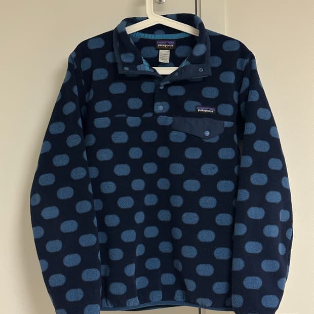 파타고니아 신칠라 도트 땡땡이 M
