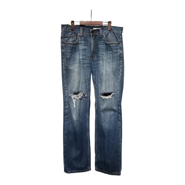 DKNY 클래식 인디고 페이드 데님팬츠 디스트로이드 디테일