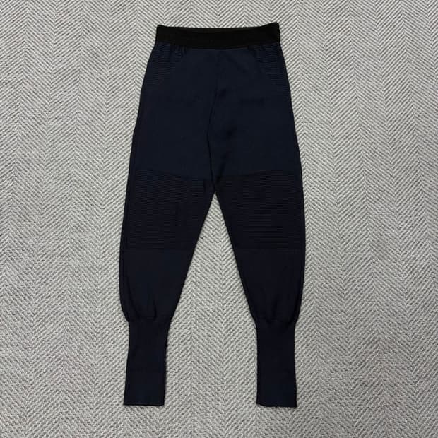 띠어리 나일론 골지 조거팬츠 v2341