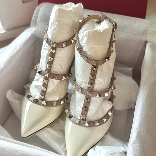 발렌티노 락스터드 힐 파우더핑크 37(240)