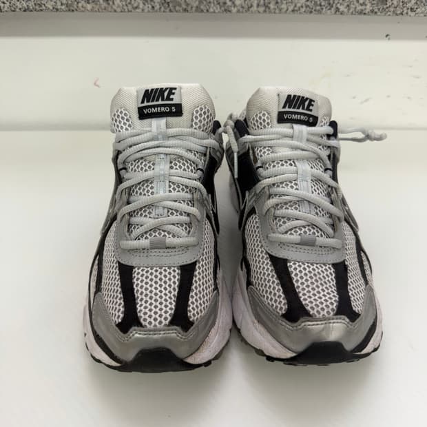 정품) 나이키 줌 보메로 5 운동화 260