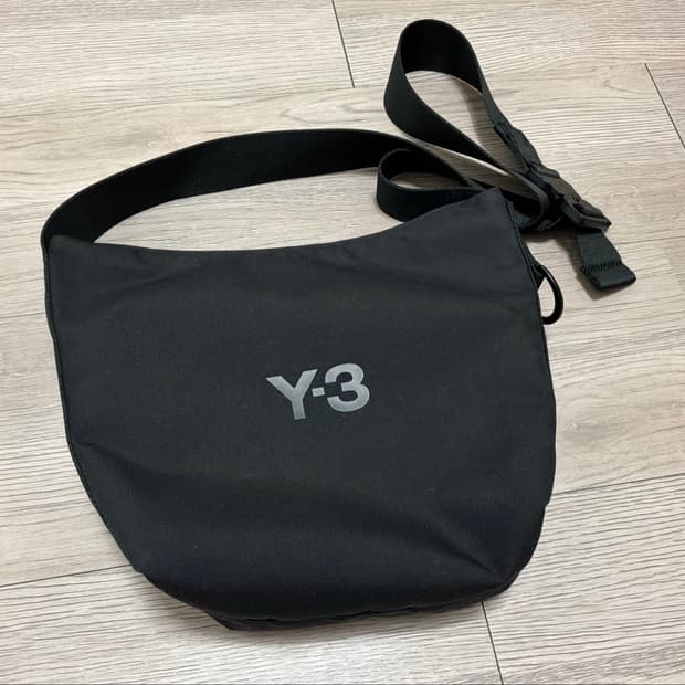 Y-3 X BODY SMAL 크로스백