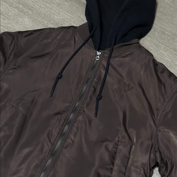 와릿이즌 디테쳐블 후디드 MA-1 점퍼 브라운