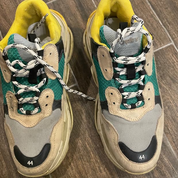 발렌시아가 44사이즈 