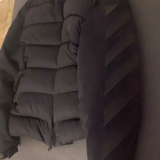 [정품] 몽클레어X오프화이트 그래픽 한정판  패딩 자켓 블랙 3