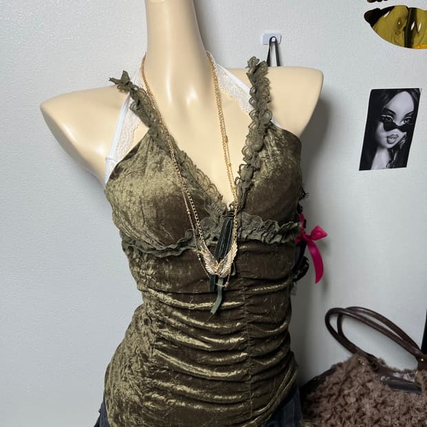 빈티지 벨벳 카키 셔링 슬리브리스