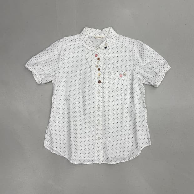 버튼 디테일 도트 반팔 셔츠