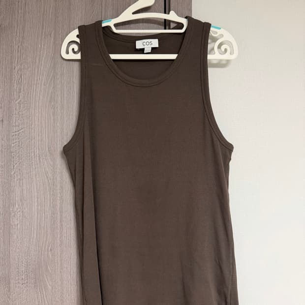 cos 슬리브리스 나시 L (100-105) 브라운