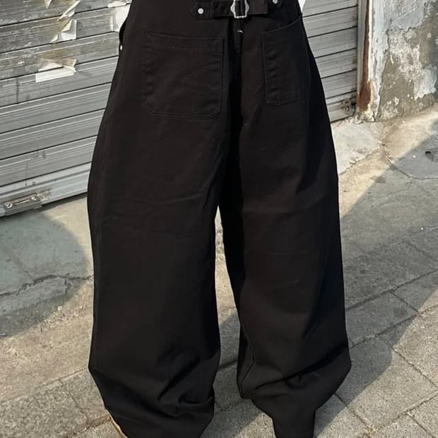 베이스모먼트 신치 백 커브드 팬츠