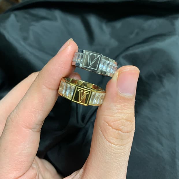 V로고 영롱반지 (개당가격)