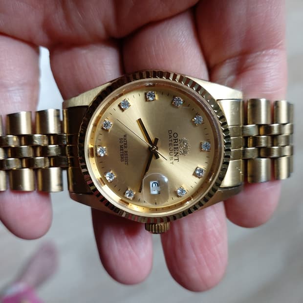 오리엔트 데이저스트 금장 시계 