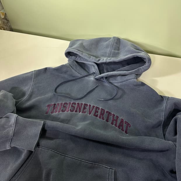 95 S 디스이즈네버댓 디네댓 오버핏 피그먼트 스웻후드티