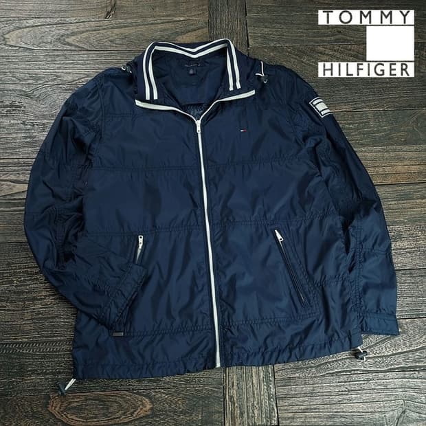 [타미힐피거] 로고 패치 후드 바람막이 자켓 네이비 M19266