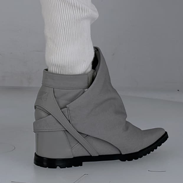 (250) 25AW 패디드-커버드 웻지 힐 01 / 애쉬 그레이